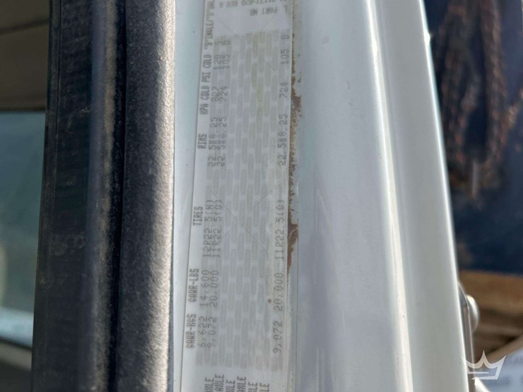 2012-freightliner-m2-106-image-6