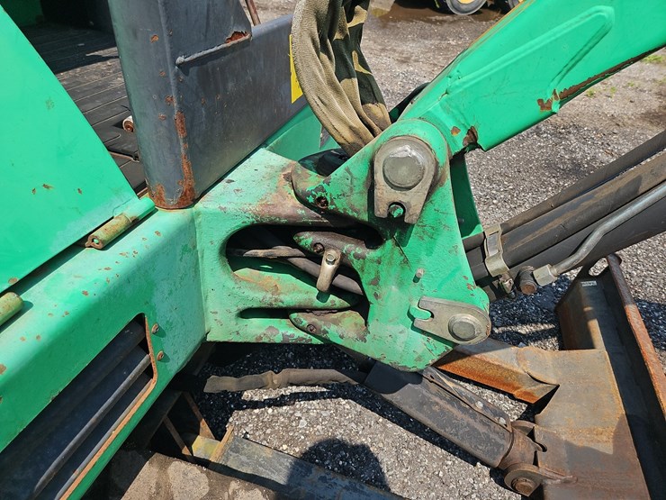 2011-bobcat-325g-image-14
