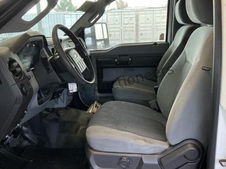 2011-ford-f550-image-23