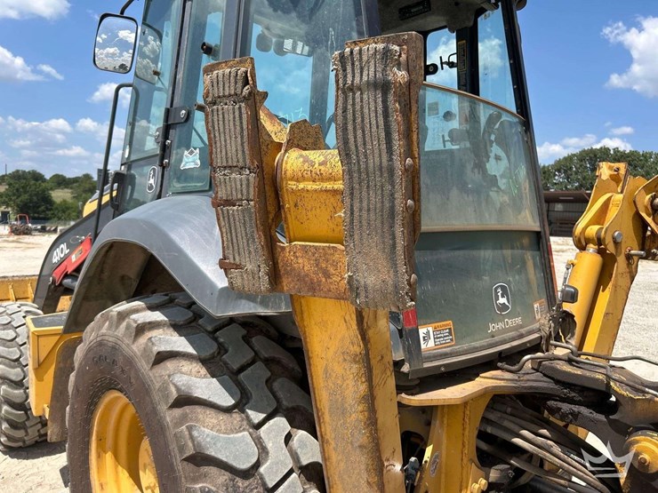 2019-deere-410l-image-23
