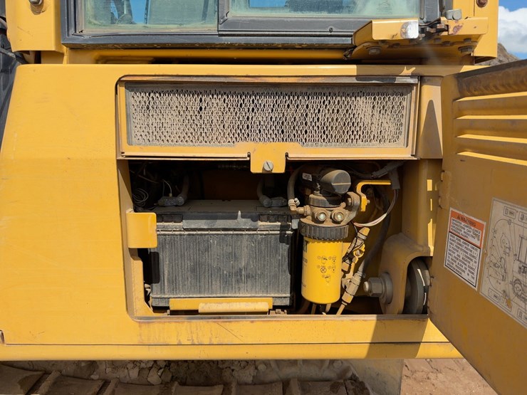 2004-caterpillar-d5g-xl-image-29