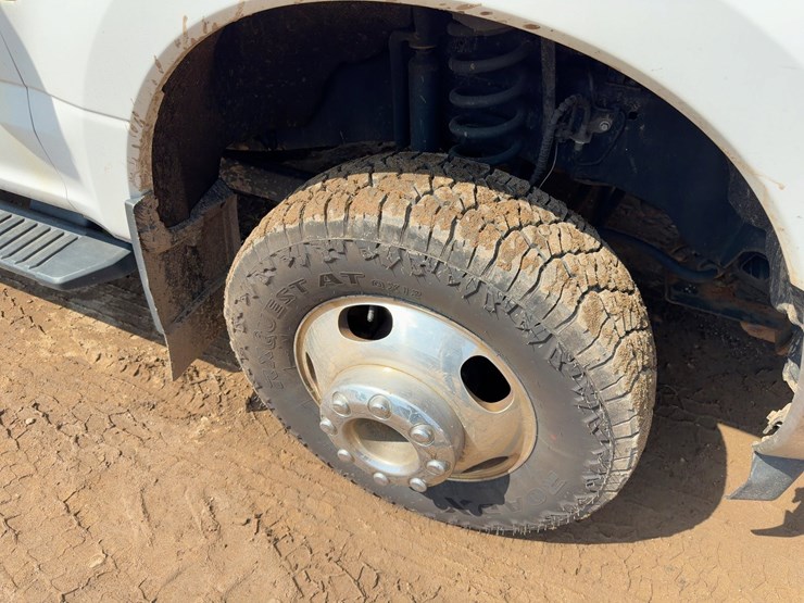 2017-ford-f350-xl-image-12