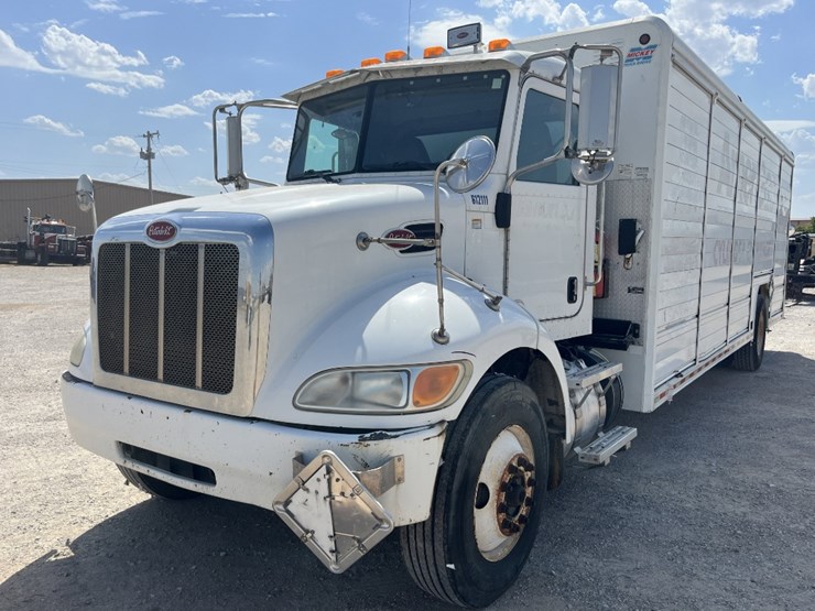 2012-peterbilt-337-image-1