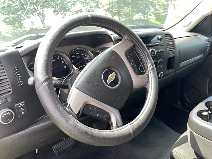 2013-chevy-silverado-pickup-truck-vn:114005-4x4-image-11