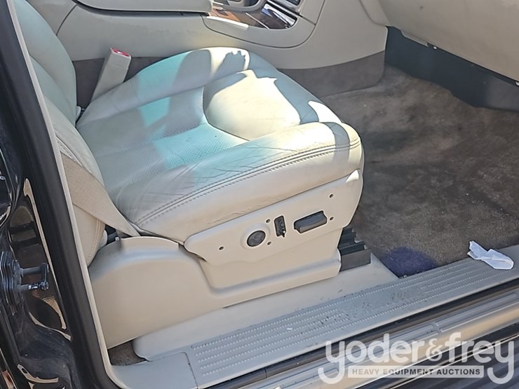 2003-cadillac-escalade-image-33