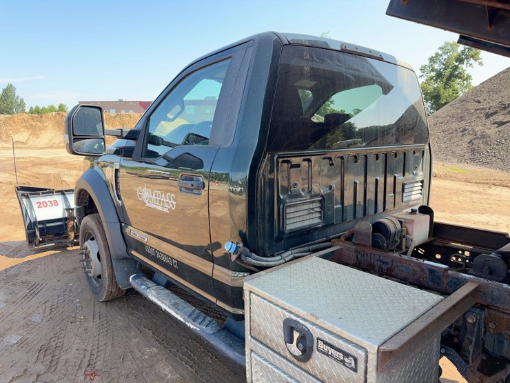 2017-ford-f550-xl-image-17