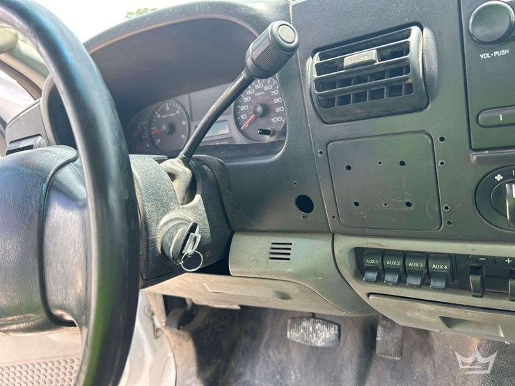 2006-ford-f450-image-26