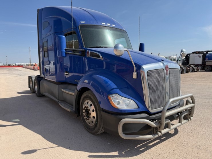 2020-kenworth-t680-image-3