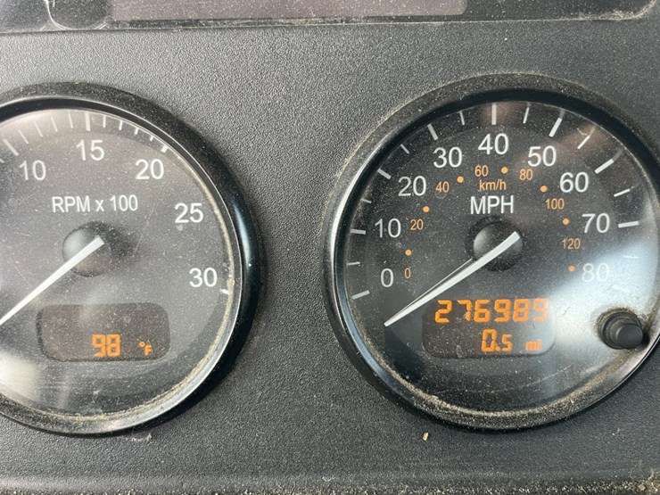 2012-peterbilt-337-image-17