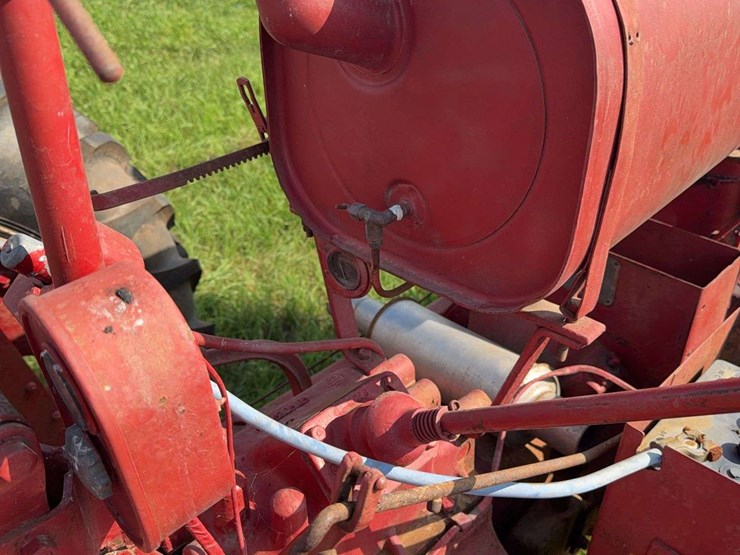 farmall-f-20-image-36