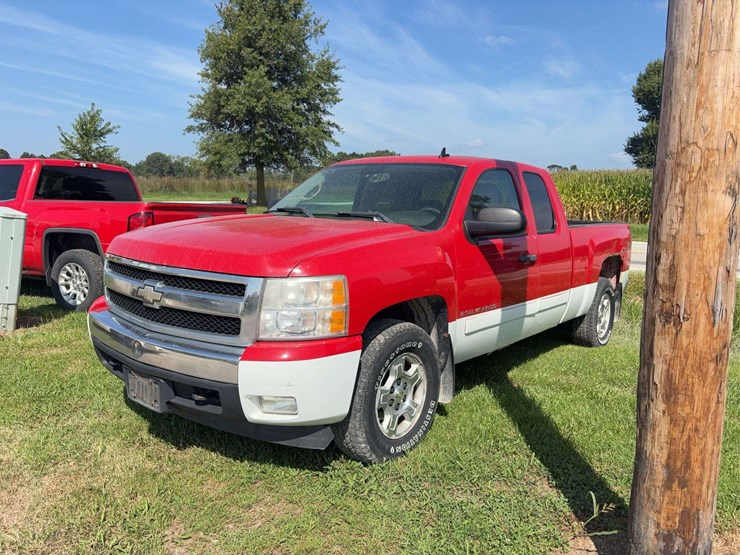 2008-chevrolet-silverado-1500-image-1