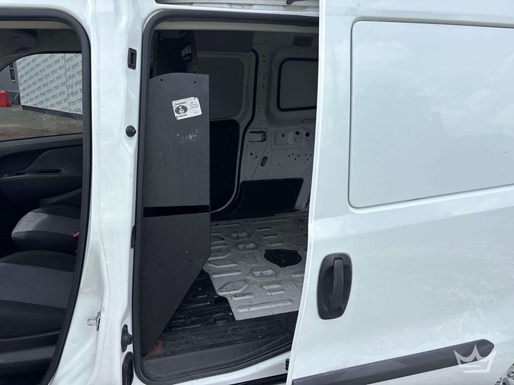 2017-ram-promaster-city-image-18