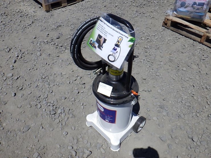 high-pressure-air-operated-grease-pump-image-2