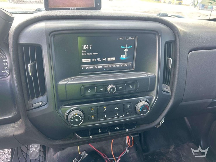 2017-chevrolet-silverado-1500-image-18