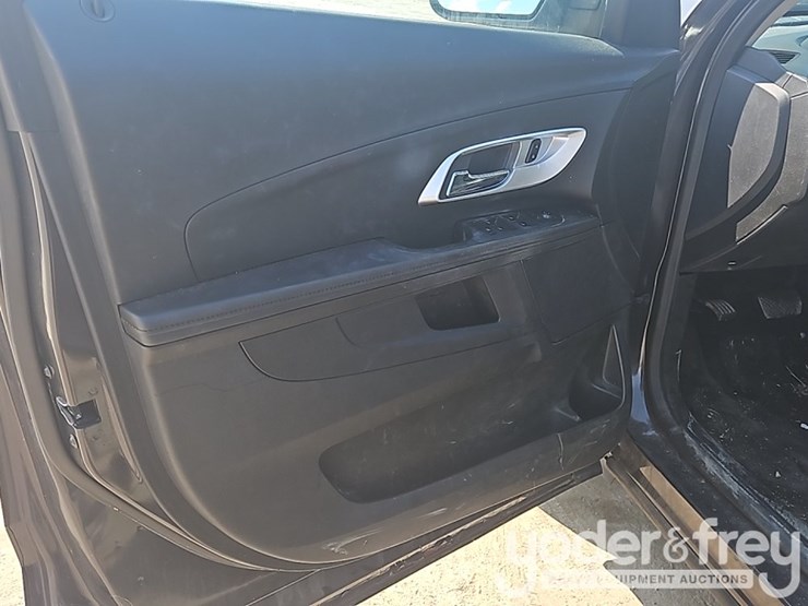 2016-chevrolet-equinox-image-21