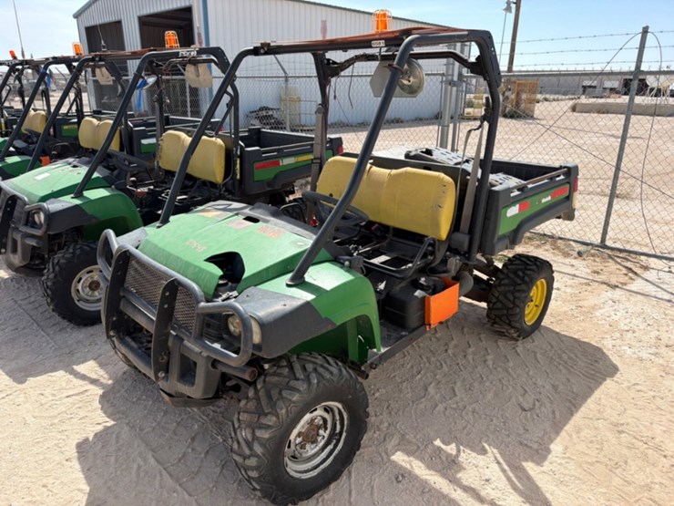 john-deere-gator-image-1