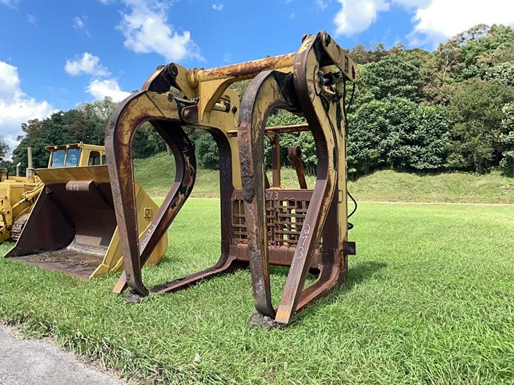 set-of-balderson-hydraulic-fork-grapple-rubber-tired-loader-attachment-image-1