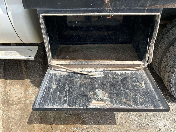 2010-ford-f550-image-20