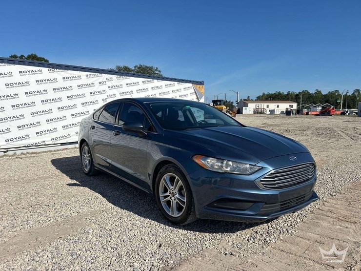 2018-ford-fusion-sedan-image-2