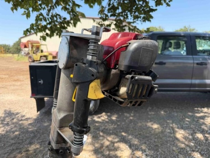 redi-driver-gas-powered-post-driver-image-2