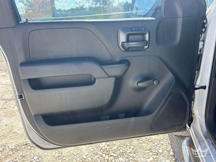 2016-chevrolet-silverado-1500-image-11