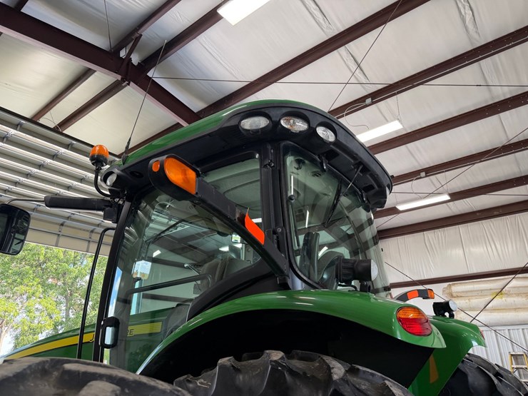 2011-john-deere-8285r-image-34