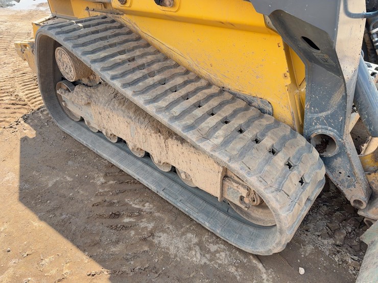 2023-deere-333g-image-12