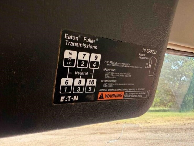 1998-volvo-semi-image-26