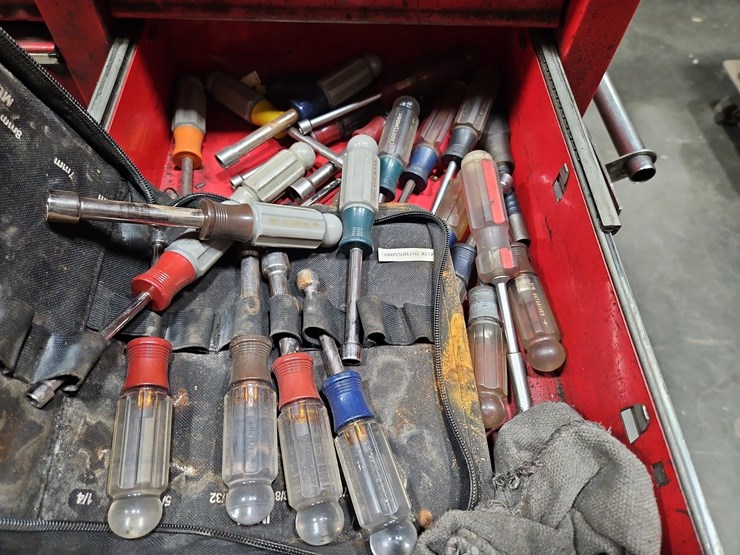rolling-tool-chest-with-contents-image-11