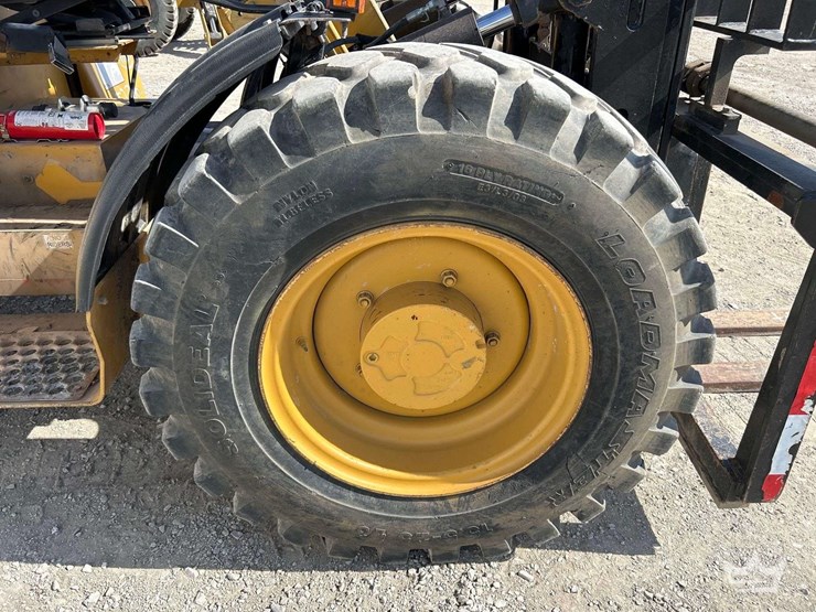 2001-eagle-picher-rt80-4wd-8,000lb.-rough-terrain-straight-mast-forklift-image-26