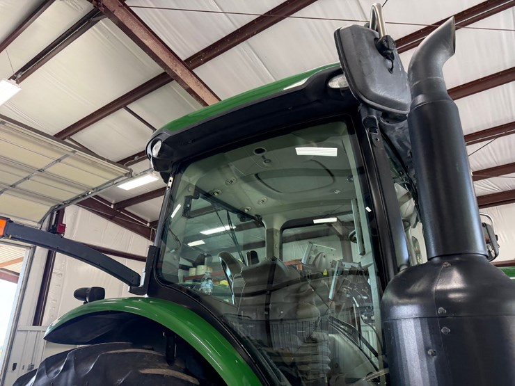 2011-john-deere-8285r-image-51
