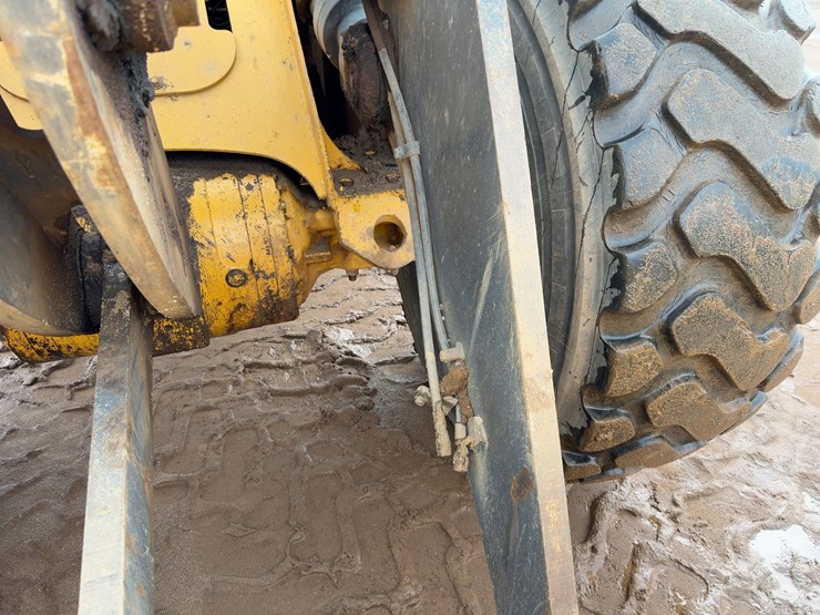2009-deere-544k-image-12