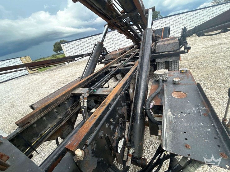 2007-sterling-l9500-image-13