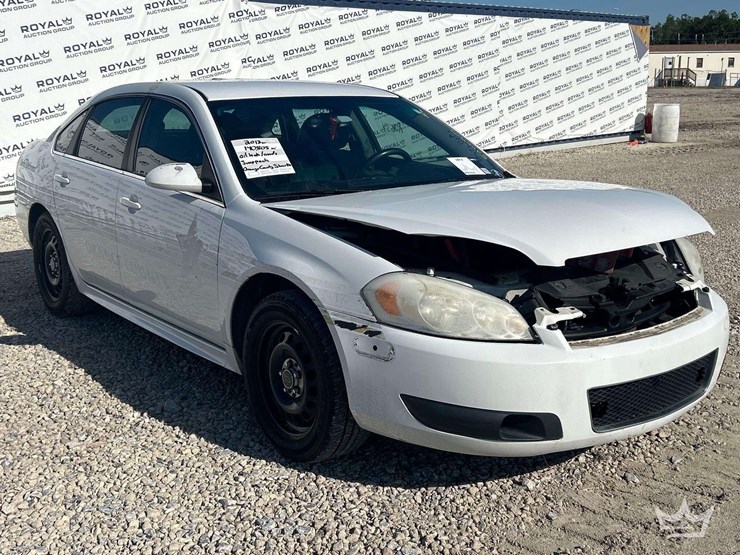 2012-chevrolet-impala-sedan-image-2