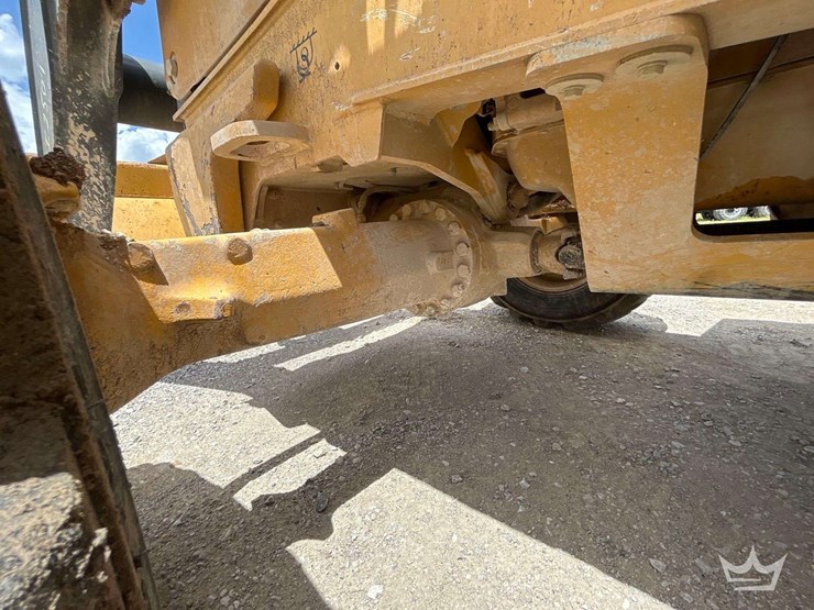 2018-deere-310l-image-19