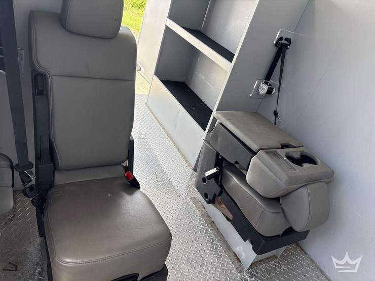 2022-ford-transit-image-29