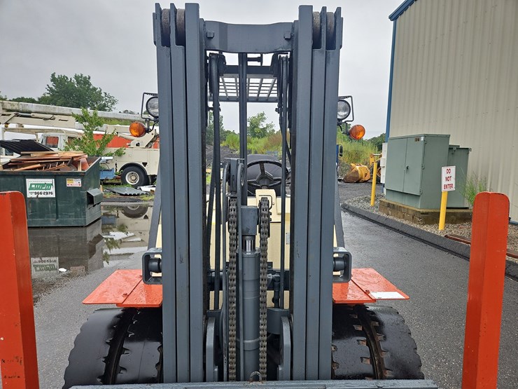 nissan-100-forklift-image-10
