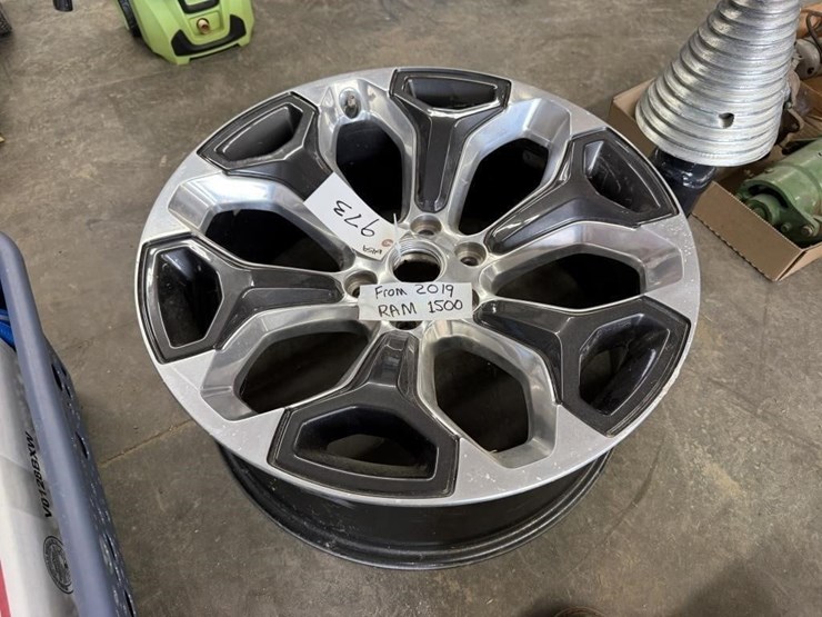 2019-dodge-1500-image-1