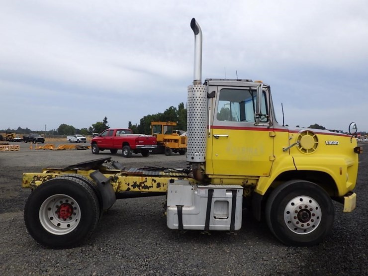 1989-ford-l9000-image-6