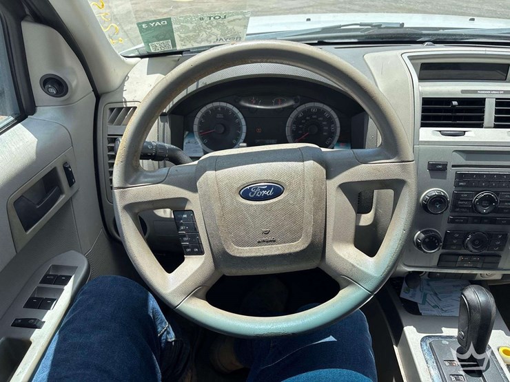 2008-ford-escape-image-11