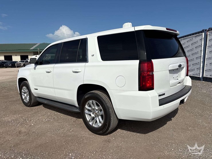2018-chevrolet-tahoe-image-2