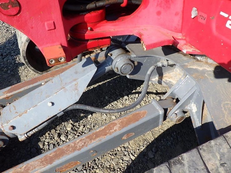 takeuchi-tb240-image-20