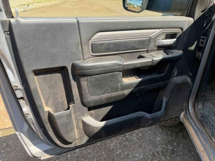 2019-ram-3500-tradesman-image-29