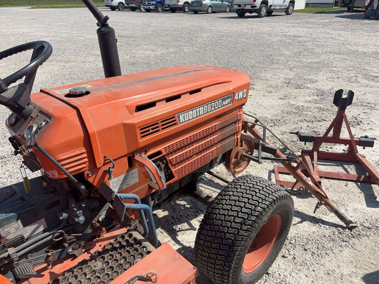 kubota-b8200-image-15