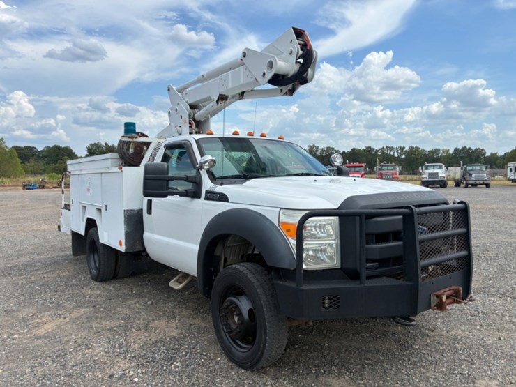 2013-ford-f550-image-2