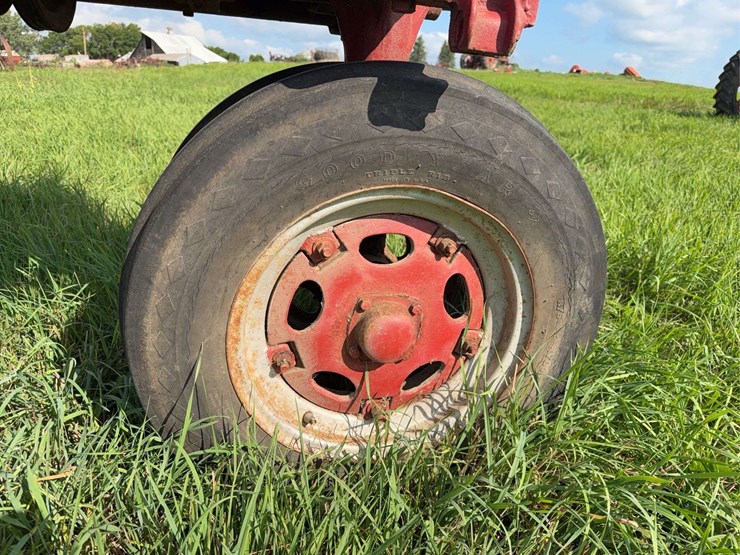 farmall-f-20-image-16
