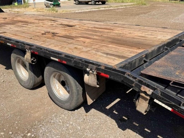 2018-lamar-gooseneck-flatbed-trailer-image-17