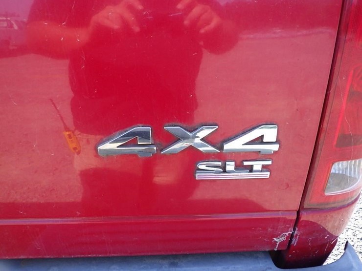2004-dodge-2500-image-14