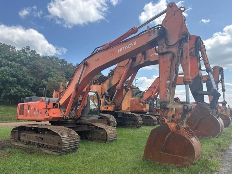 hitachi-450lc-hydraulic-excavator-sn:11820-image-2