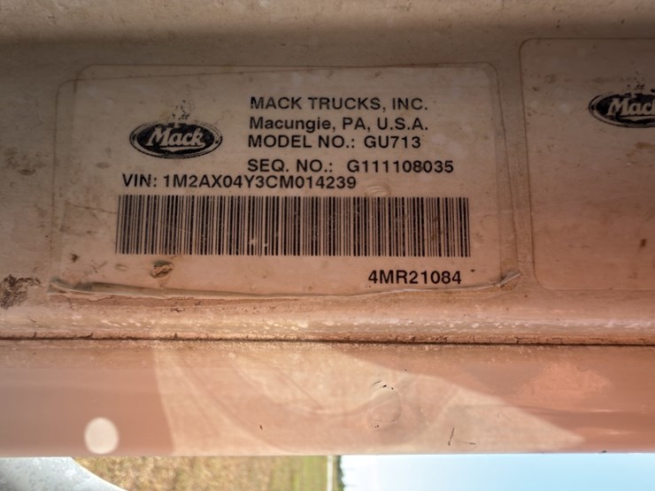 2012-mack-granite-gu713-image-13